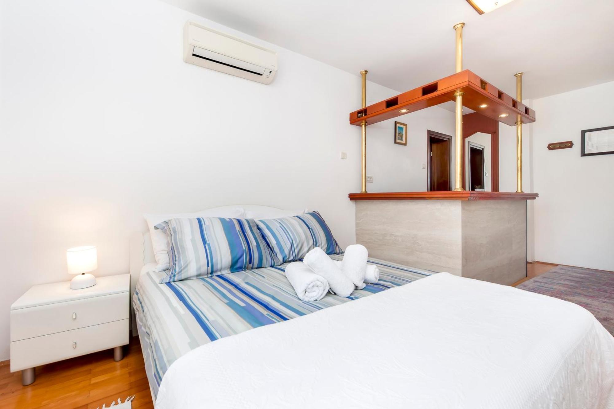 Apartments Carmelo 로비니 외부 사진