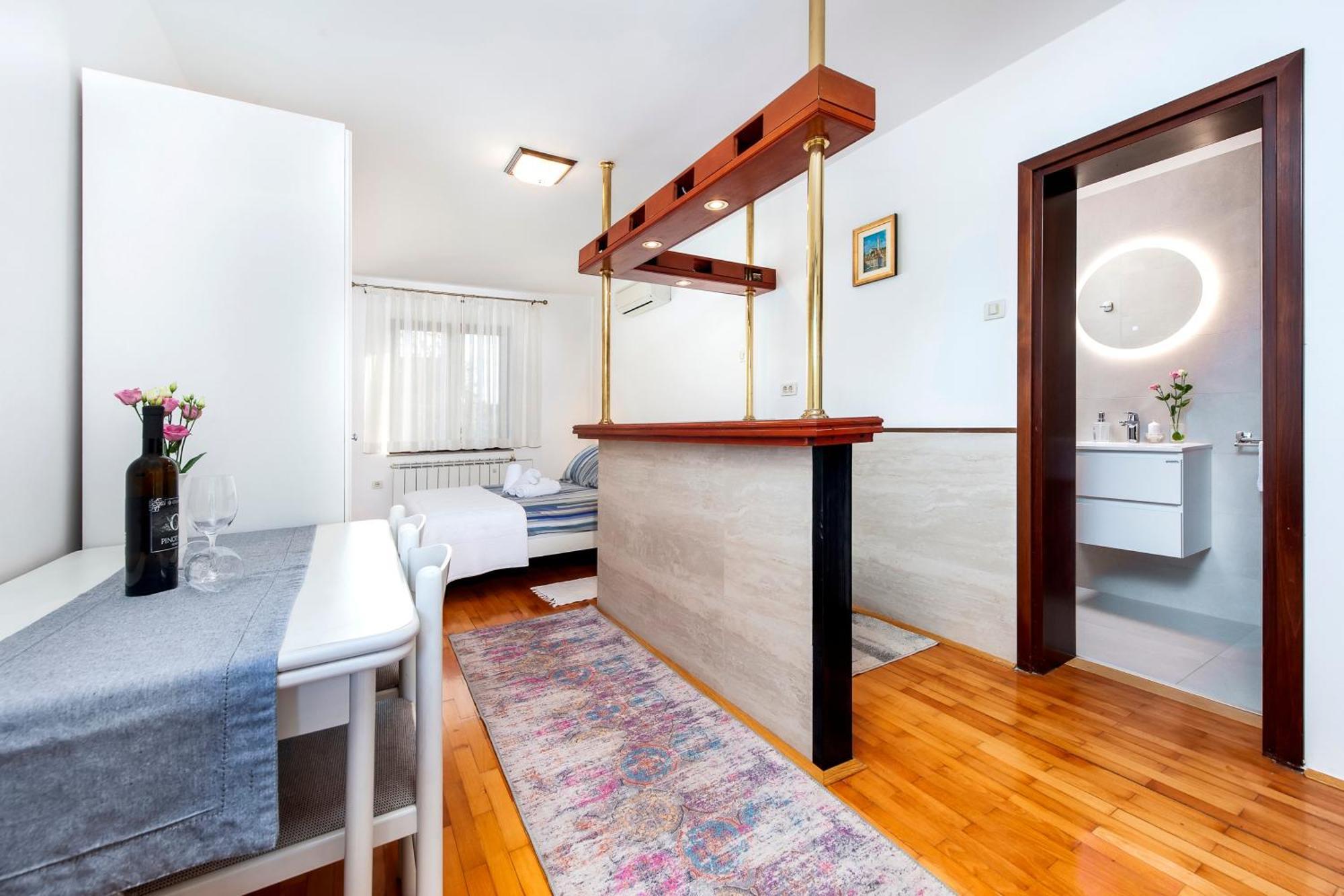Apartments Carmelo 로비니 외부 사진