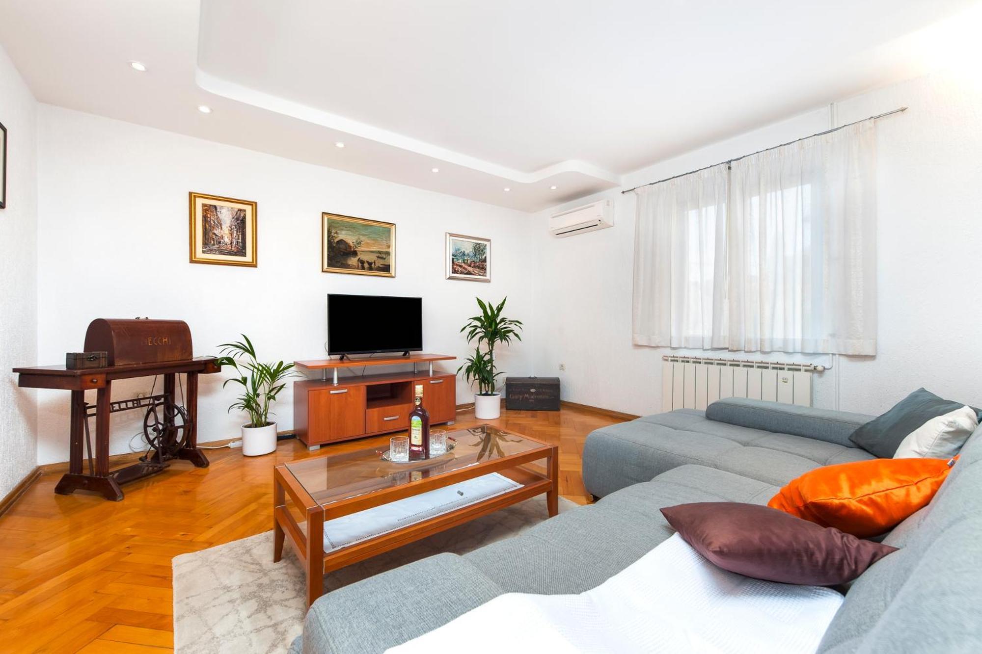 Apartments Carmelo 로비니 외부 사진